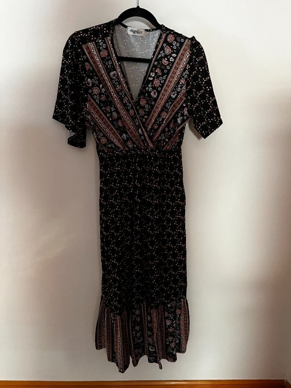 GENTLY LOVED} Black & Brown Floral Haptic by Holly Harper Maxi / Size M-L